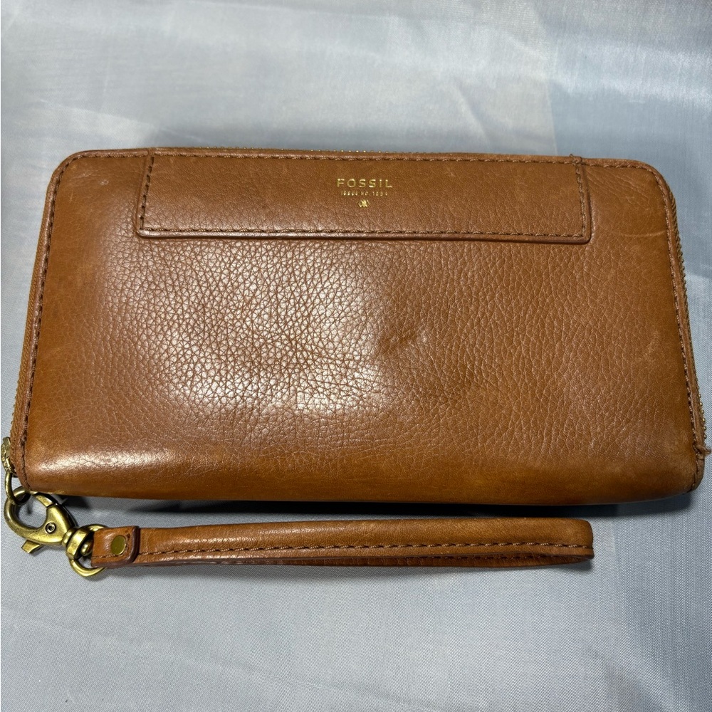 Fossil Tan Leather Wristlet Wallet - Picture 2 of 16